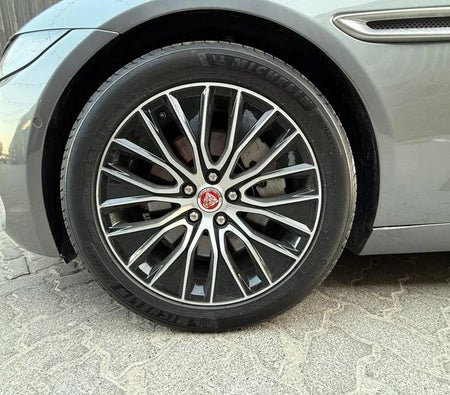 Gray Jaguar XE SE 2020