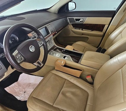 Jaguar XF 2011, photo 3 of 4