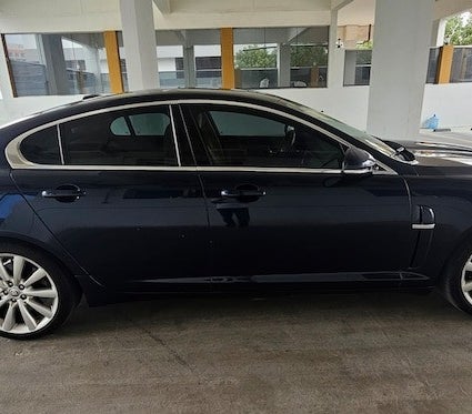Blue Jaguar XF 2011