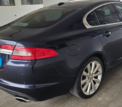Blue Jaguar XF 2011