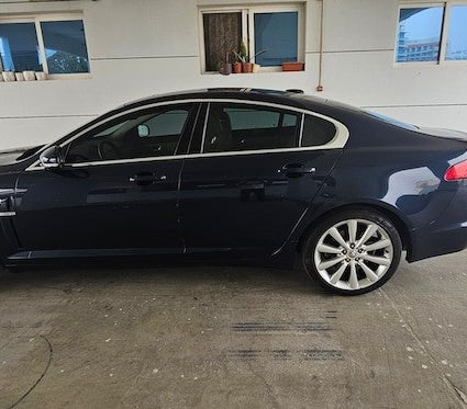 Blue Jaguar XF 2011