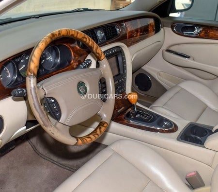 Jaguar XJ8 2004, photo 4 of 4