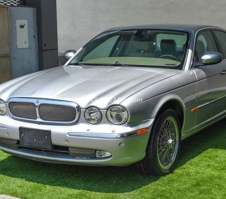 Jaguar XJ8 2004, photo 3 of 4