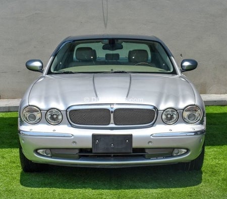 Jaguar XJ8 2004, photo 2 of 4