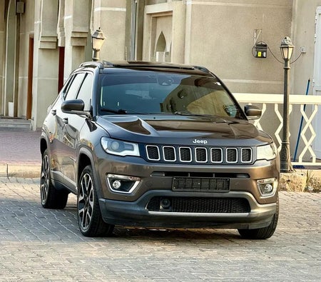 Серый Jeep Compass Limited 2019 год