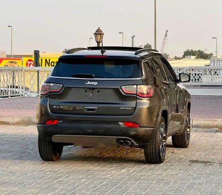 Серый Jeep Compass Limited 2019 год