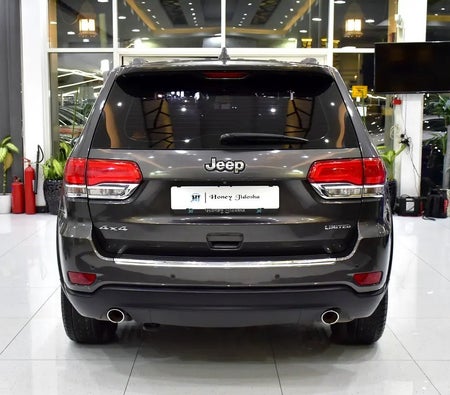 Серый Jeep Grand Cherokee Limited 2015 год Серый Jeep Grand Cherokee Limited 2015 год