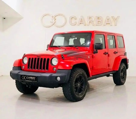 Красный Jeep Wrangler 2017 год Красный Jeep Wrangler 2017 год