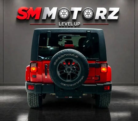 Красный Jeep Wrangler 2018 год Красный Jeep Wrangler 2018 год
