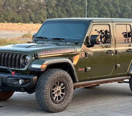 Green Jeep Wrangler Rubicon 2021