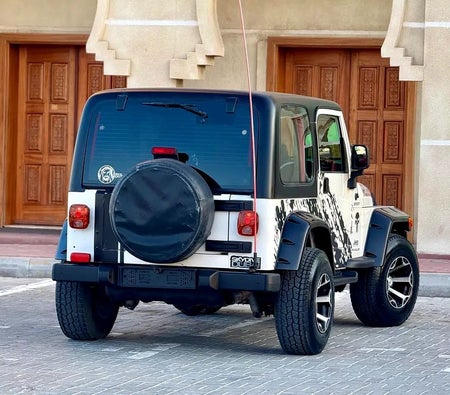 Белый Jeep Wrangler Sport 2004
