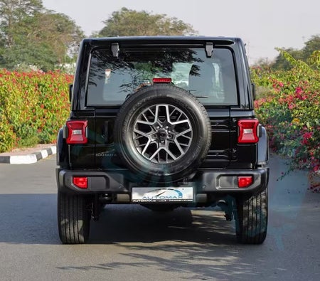 Black Jeep Wrangler Unlimited Sahara 2026