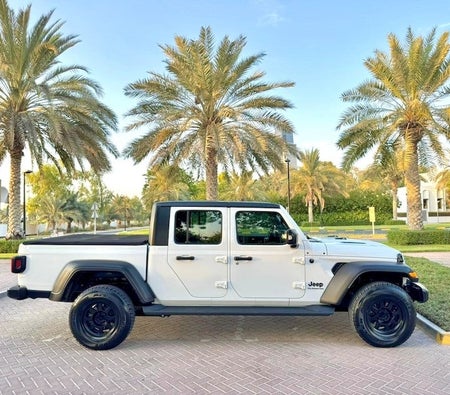 White Jeep Gladiator Sport 2020