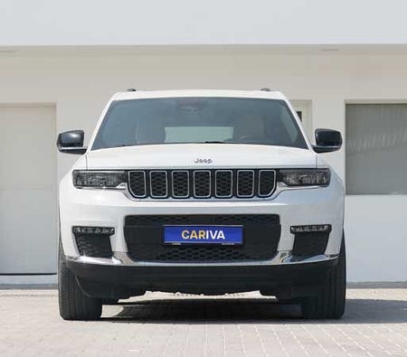 White Jeep Grand Cherokee Limited 2023