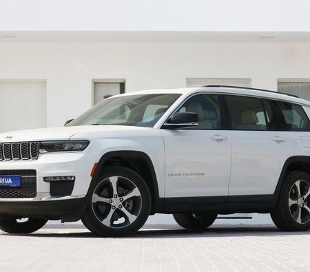 White Jeep Grand Cherokee 2023