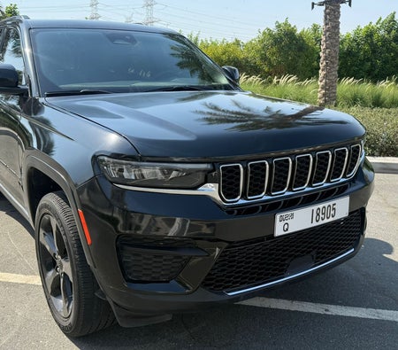 Jeep Grand Cherokee 2024, photo 2 of 4