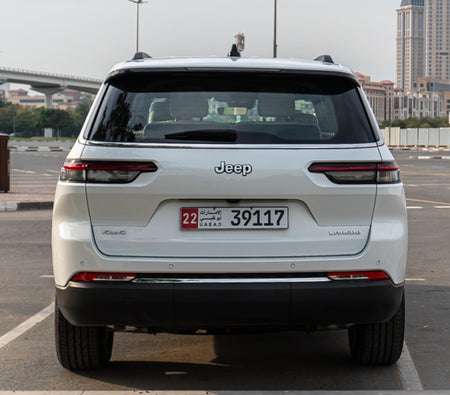 Белый Jeep Grand Cherokee 2025 год