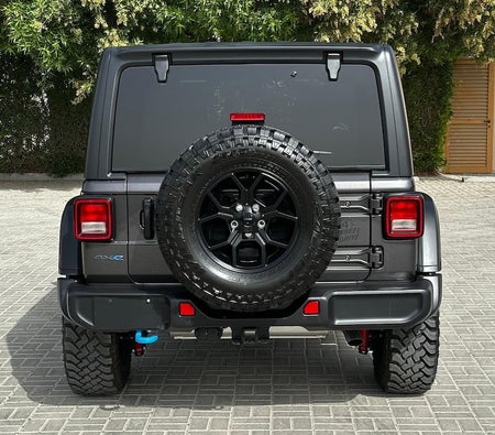 Black Jeep Wrangler 4xe 2024