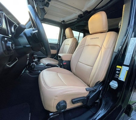 Black Jeep Wrangler Unlimited 2021