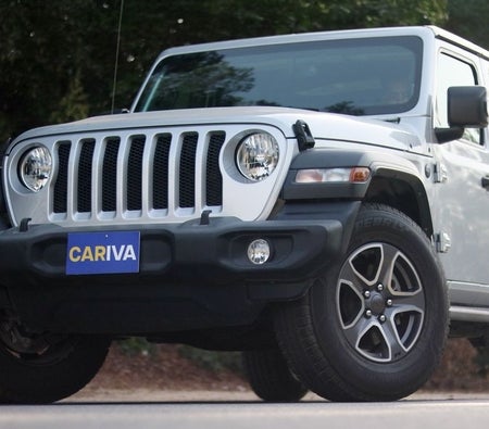 D'argento Jeep Wrangler 2023