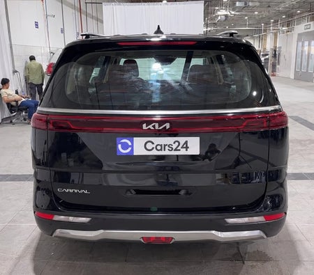 Black Kia Carnival EX 2022