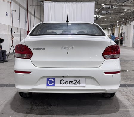 White Kia Pegas LX 2024