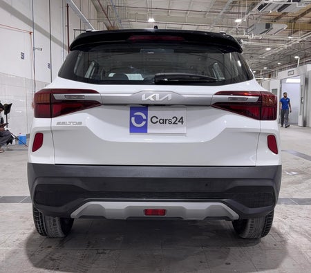 White Kia Seltos EX 2023