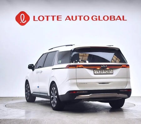 White Kia Carnival SX 2022