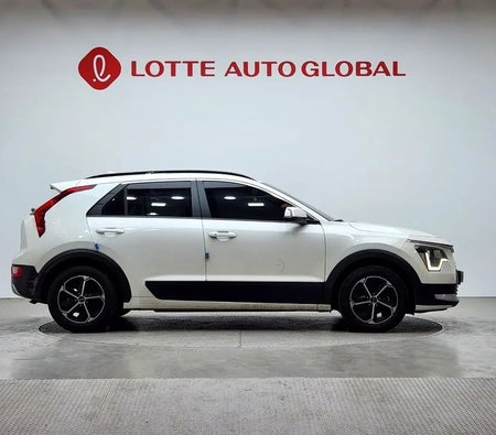 White Kia Niro 2022