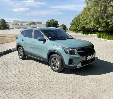 Alquilar Kia Seltos 2025 en Dubai