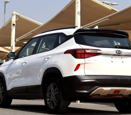 White Kia Seltos EX 2021