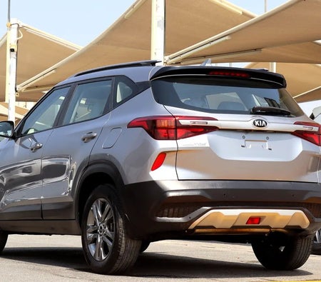 Silver Kia Seltos EX 2021