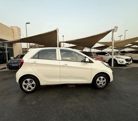 White Kia Picanto Base 2015