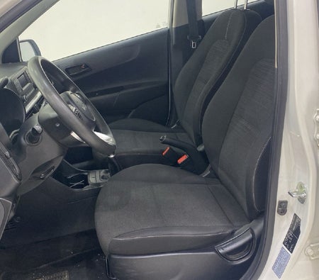 White Kia Picanto 2022