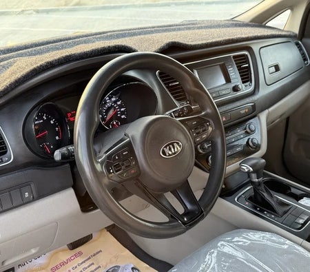 Kia Sedona LX 2017, photo 3 of 4
