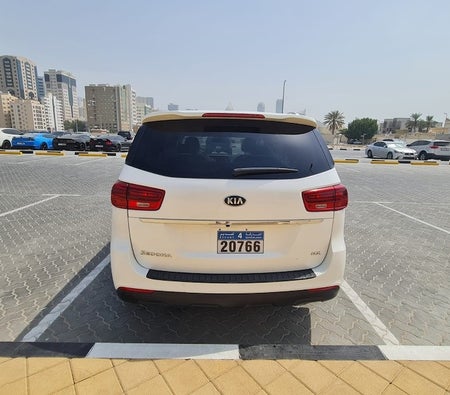 White Kia Sedona LX 2020