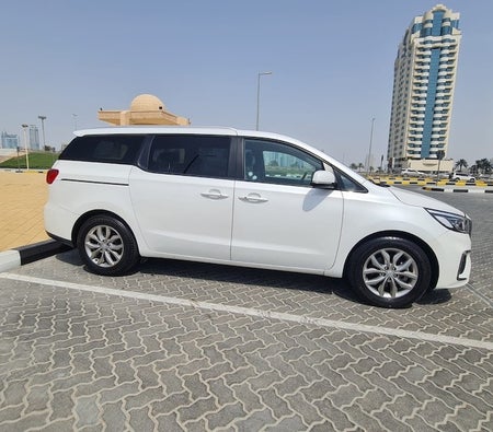 White Kia Sedona LX 2020