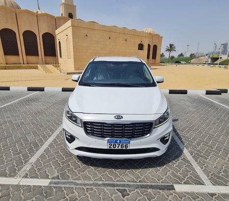 White Kia Sedona LX 2020