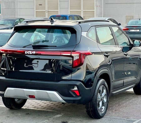 Black Kia Seltos EX 2024