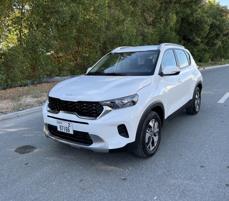 White Kia Sonet 2023 White Kia Sonet 2023