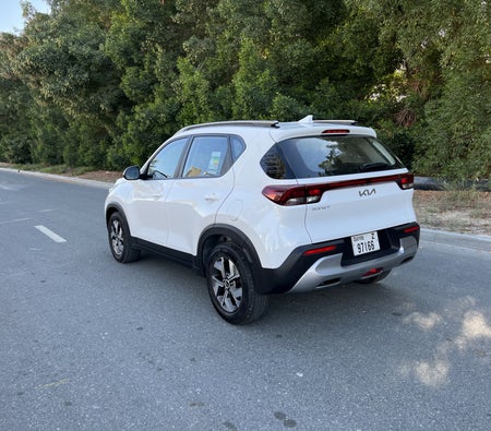 White Kia Sonet 2023 White Kia Sonet 2023
