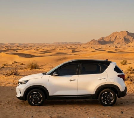 Белый Kia Sonet 2025 год