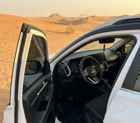 Белый Kia Sonet 2025 год