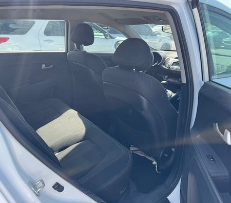 White Kia Sportage 2014