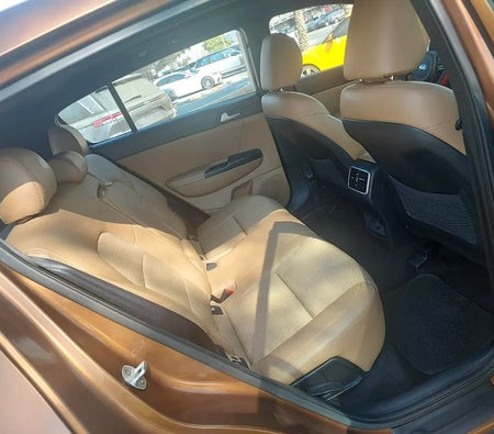 Orange Kia Sportage 2017
