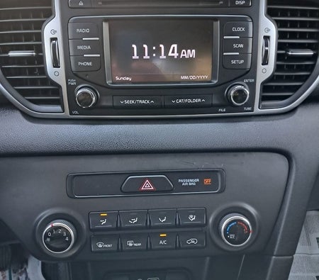 White Kia Sportage LX 2018