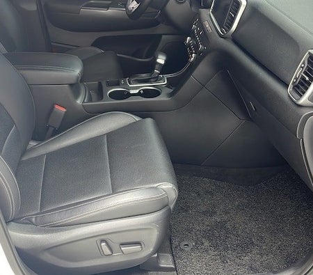 White Kia Sportage 2020