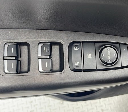White Kia Sportage 2020