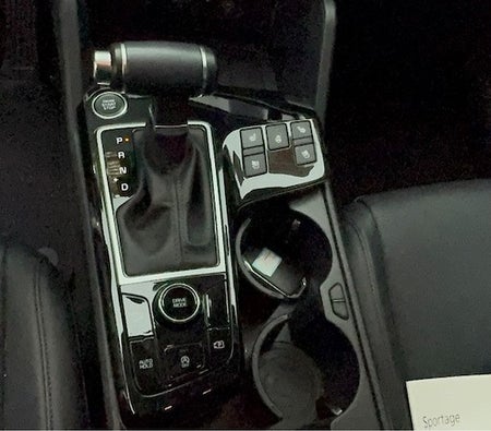 White Kia Sportage 2022
