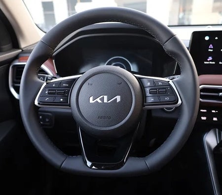 White Kia Sportage 2024